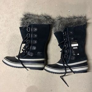 Sorel Womens size 6 Joan of Artic.  Brand new tags still on.  Never worn.